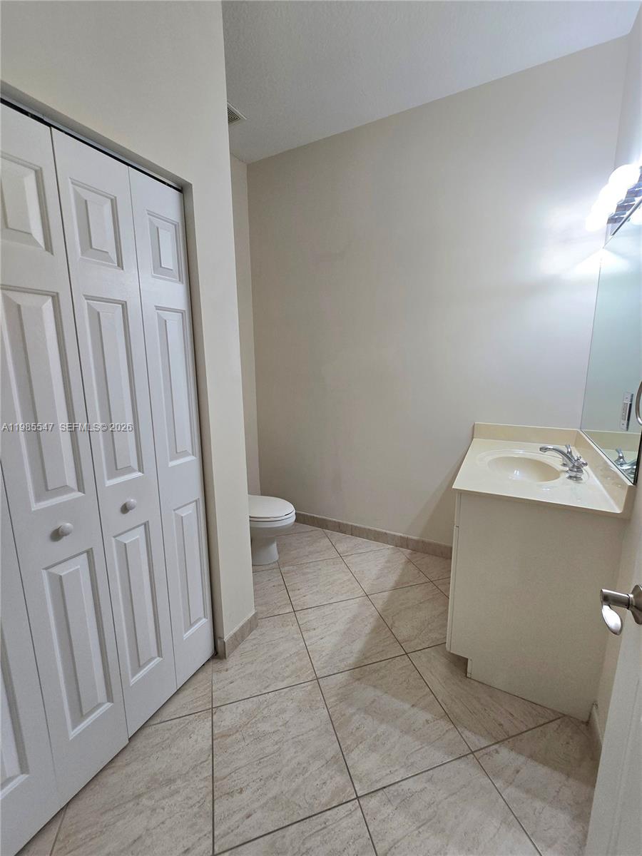 6841 N Lakeside Cir N #109-1, Davie FL 33314