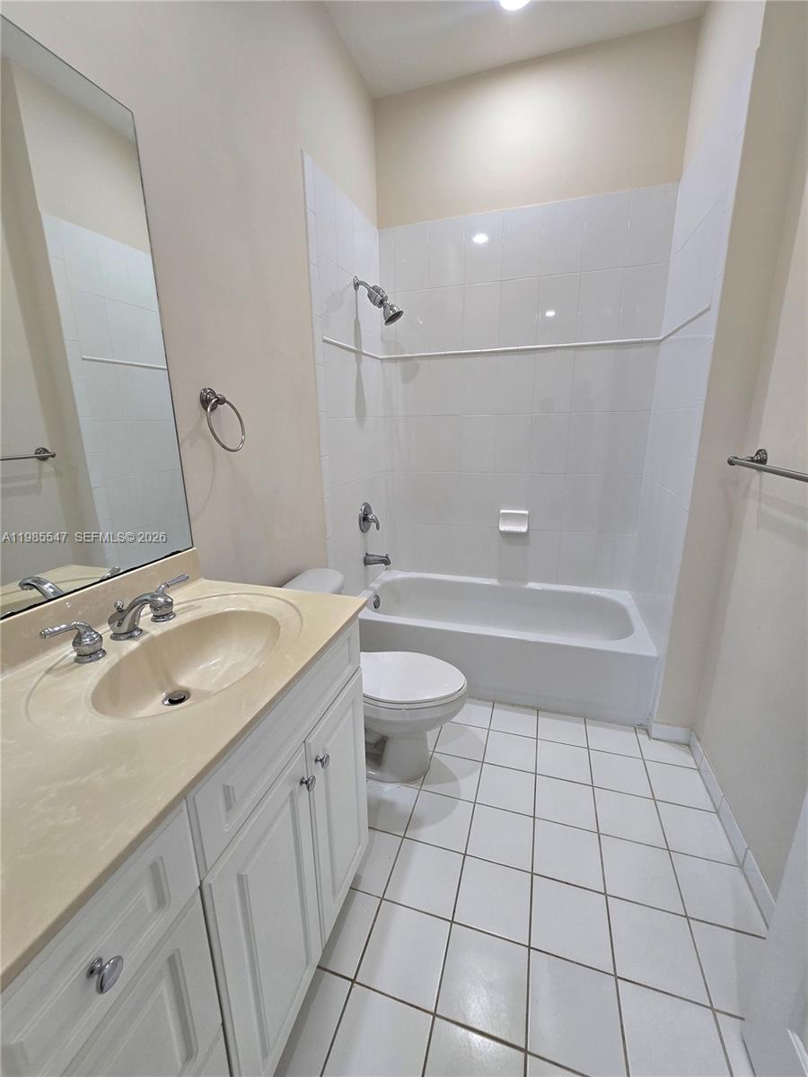 6841 N Lakeside Cir N #109-1, Davie FL 33314