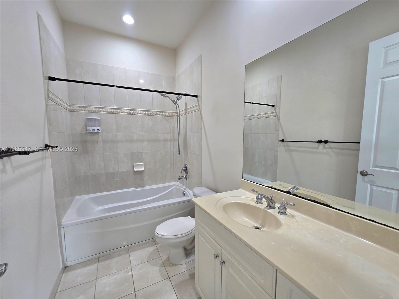 6841 N Lakeside Cir N #109-1, Davie FL 33314