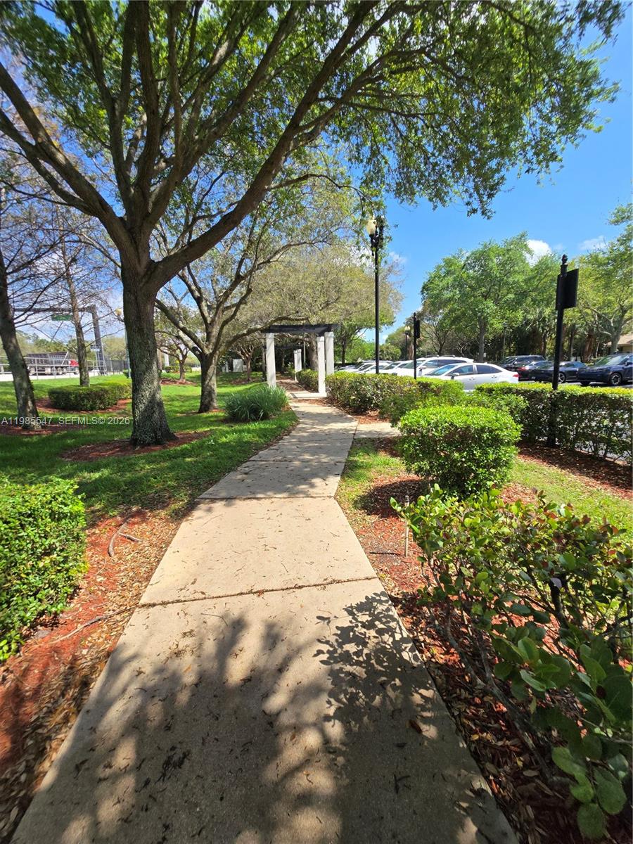 6841 N Lakeside Cir N #109-1, Davie FL 33314