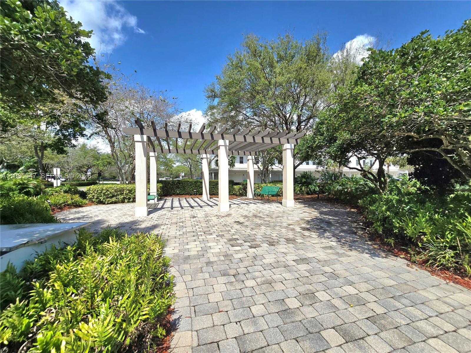 6841 N Lakeside Cir N #109-1, Davie FL 33314