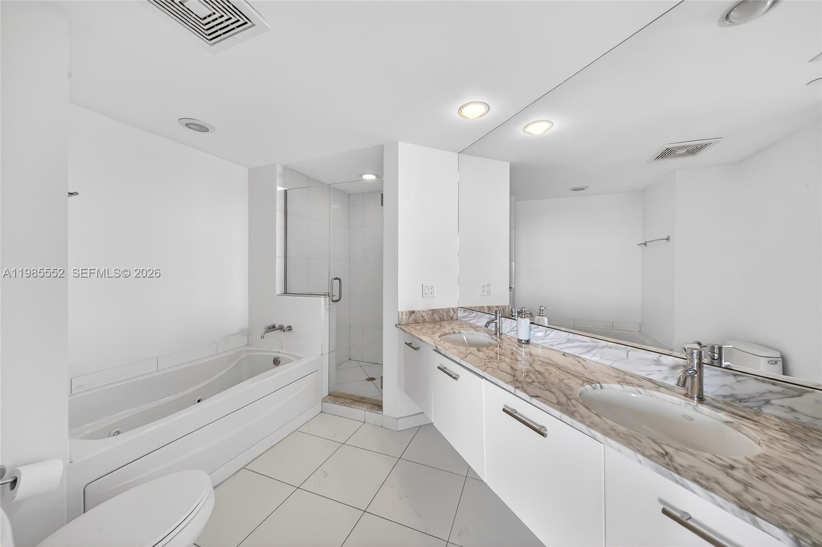 500 Brickell Ave #3901, Miami FL 33131