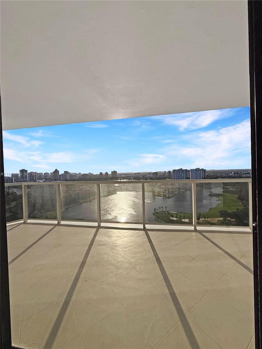 20281 E Country Club Dr #2409, Aventura FL 33180