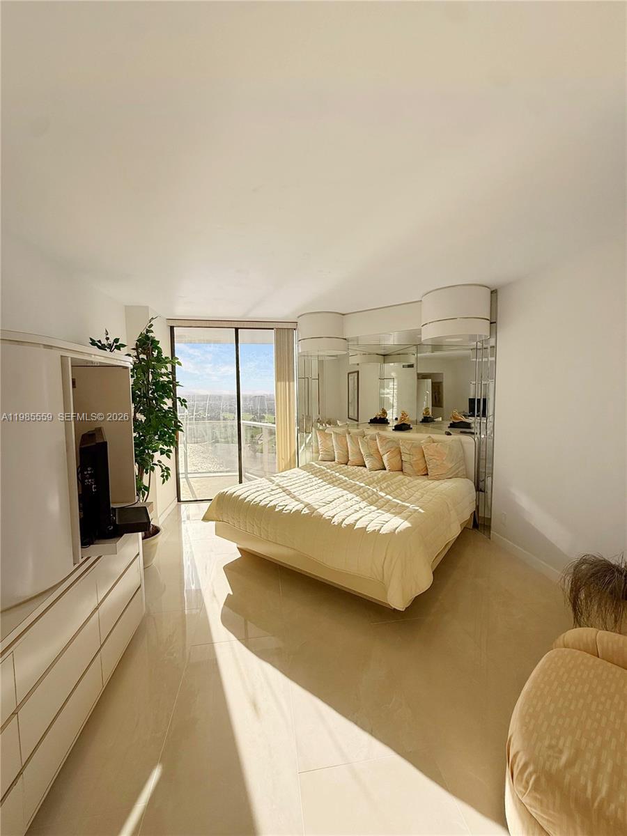 20281 E Country Club Dr #2409, Aventura FL 33180