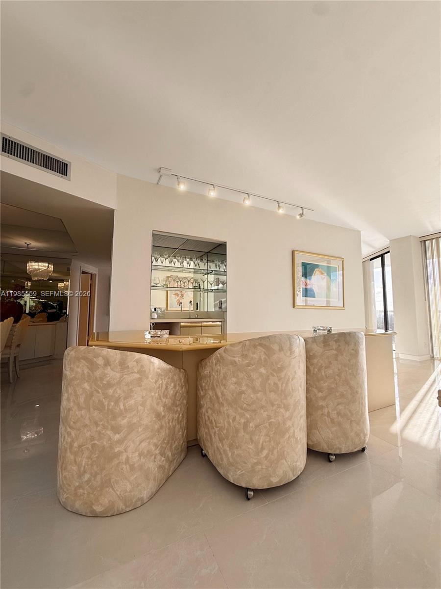 20281 E Country Club Dr #2409, Aventura FL 33180