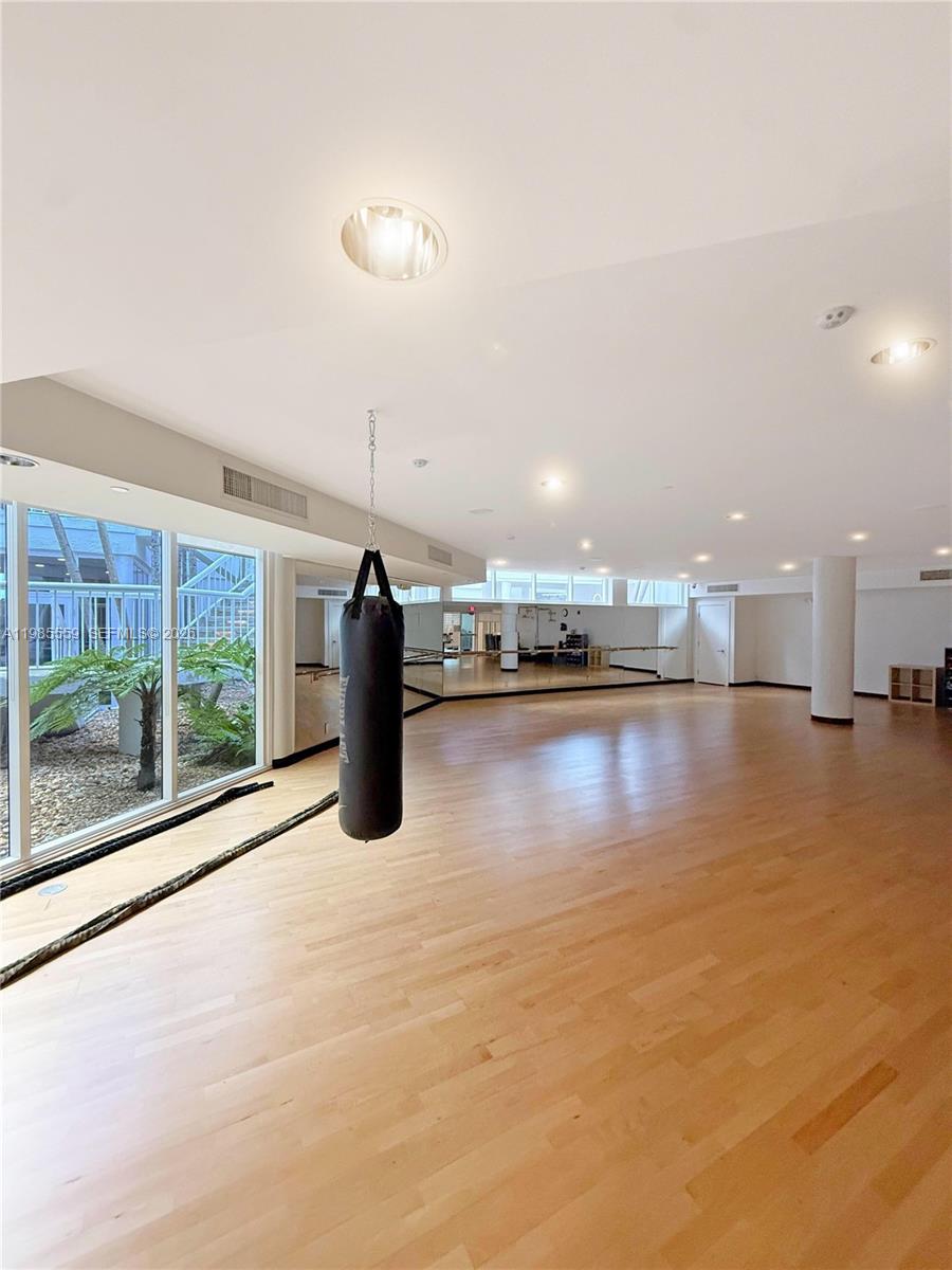 20281 E Country Club Dr #2409, Aventura FL 33180