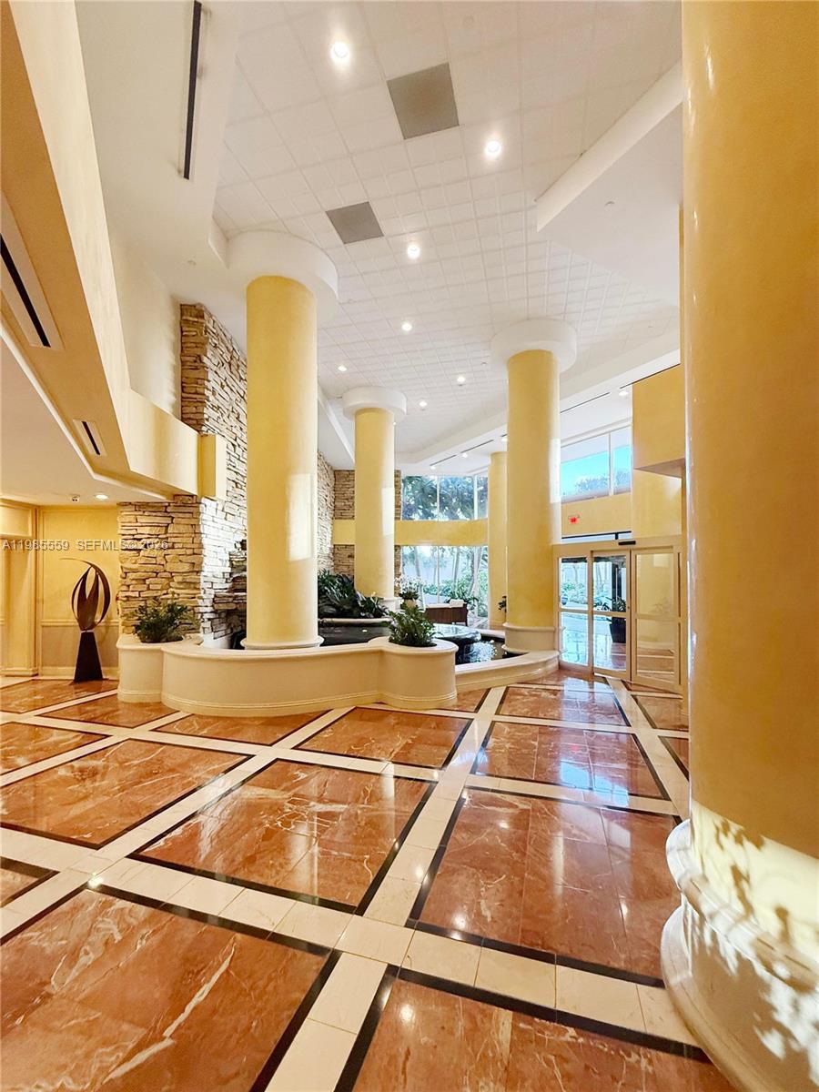 20281 E Country Club Dr #2409, Aventura FL 33180