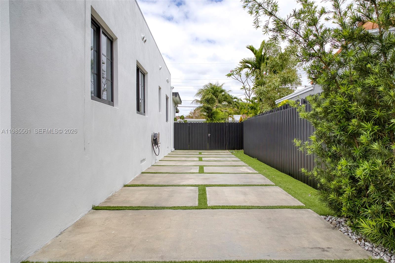 2397 SW 13th St, Miami FL 33145