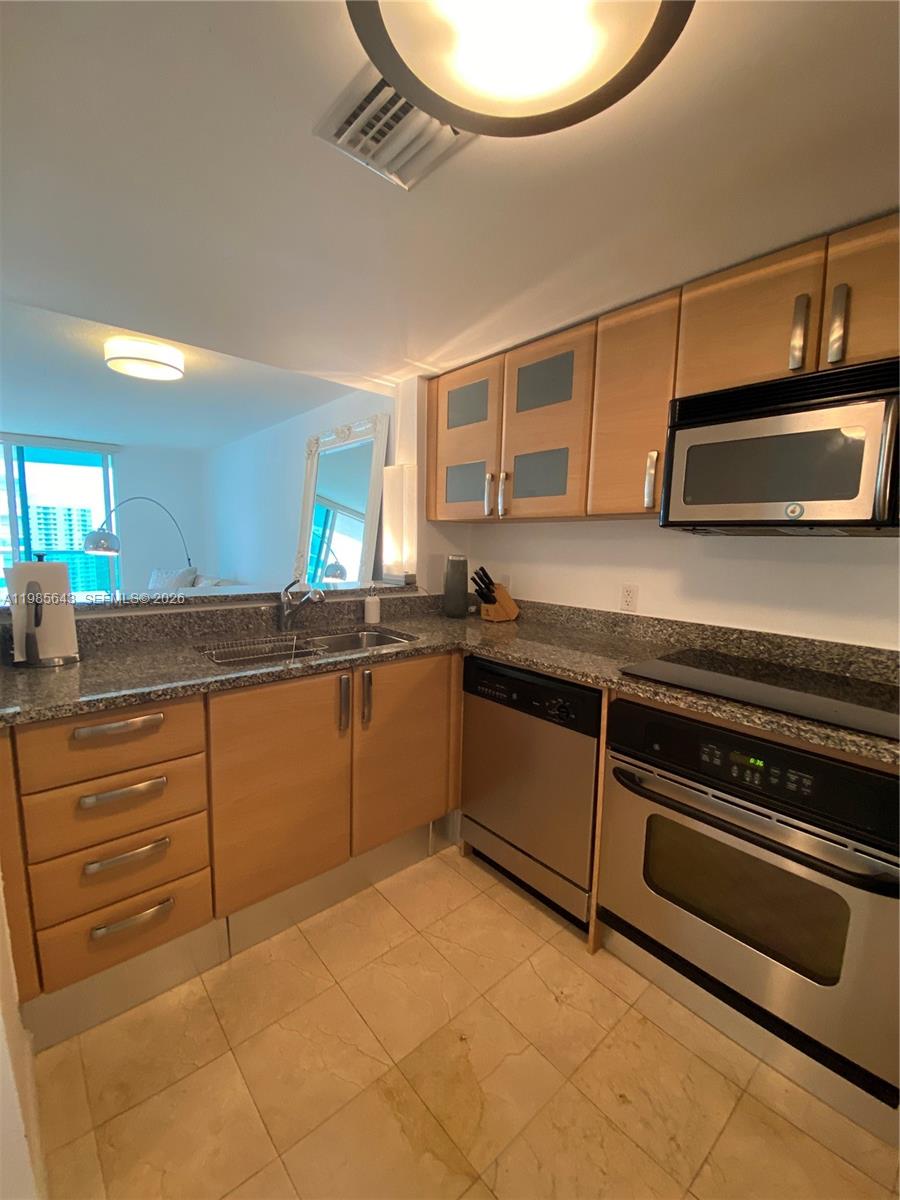 2101 Brickell Ave #2210, Miami FL 33129