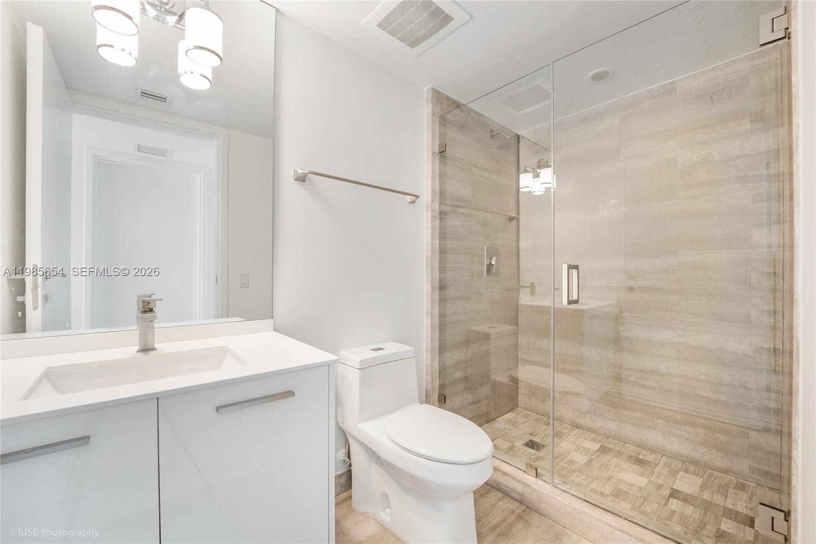 1300 Brickell Bay Dr #1803, Miami FL 33131