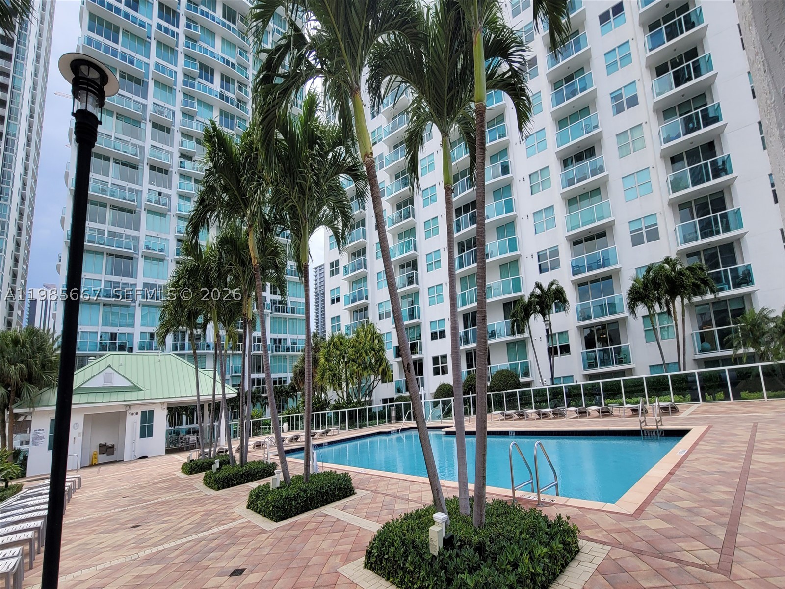 31 SE 5th St #1110, Miami FL 33131