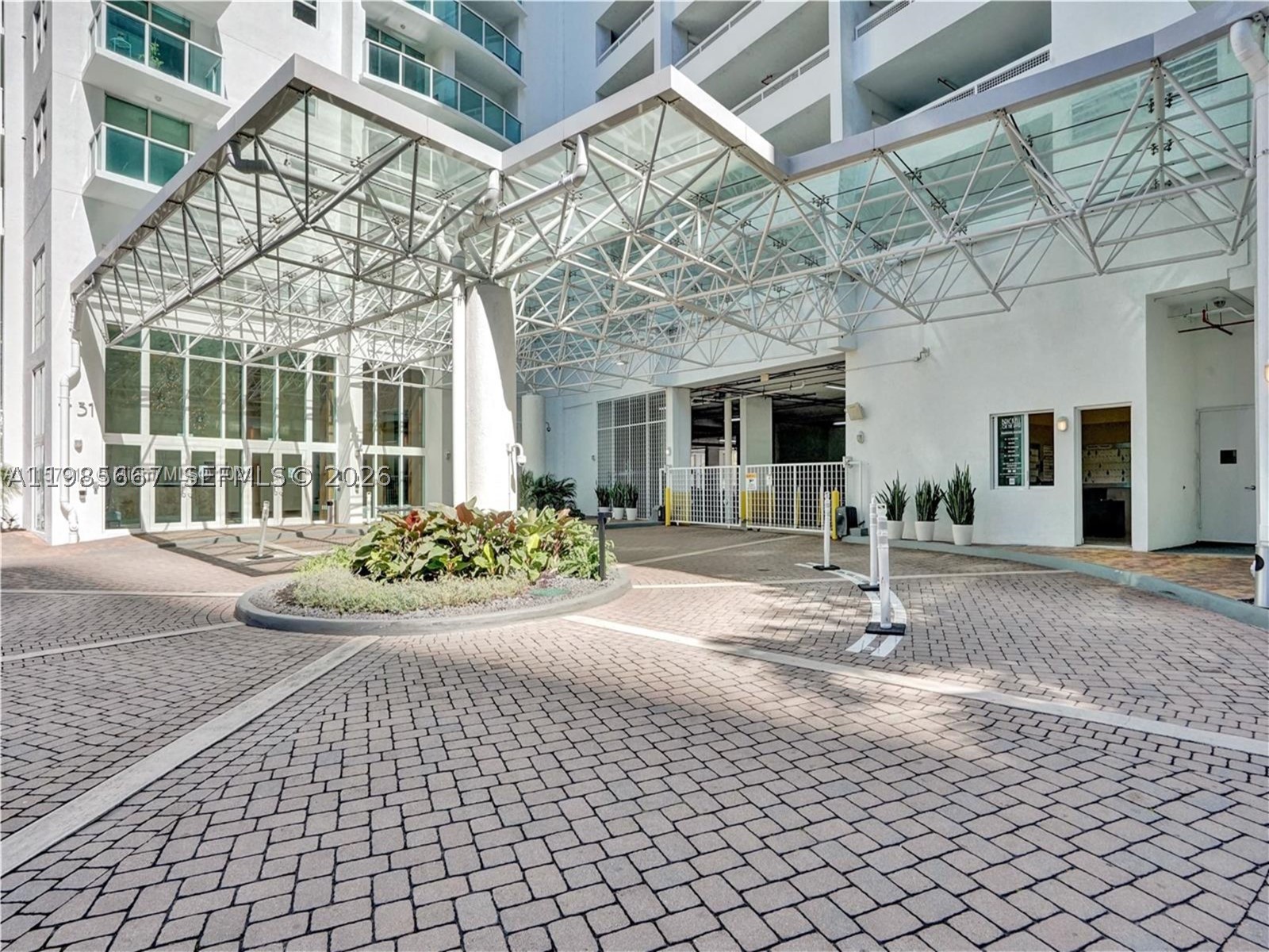 31 SE 5th St #1110, Miami FL 33131