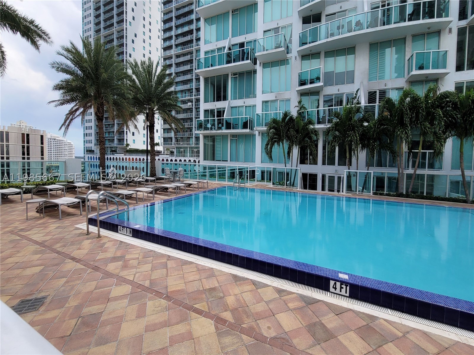 31 SE 5th St #1110, Miami FL 33131