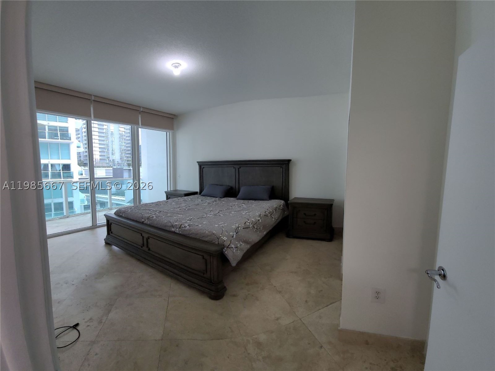 31 SE 5th St #1110, Miami FL 33131
