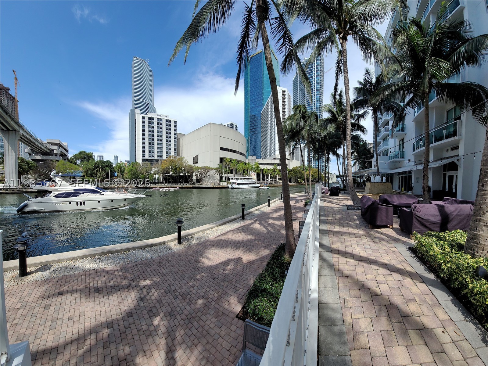 31 SE 5th St #1110, Miami FL 33131
