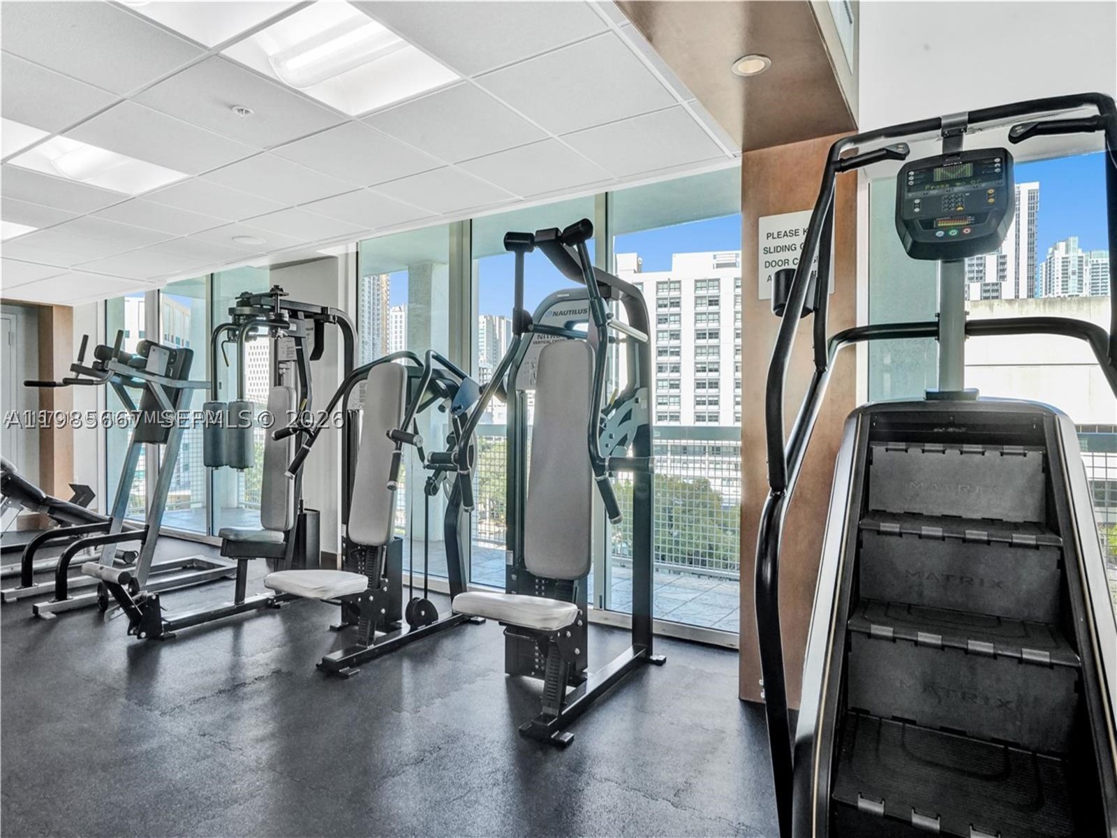 31 SE 5th St #1110, Miami FL 33131