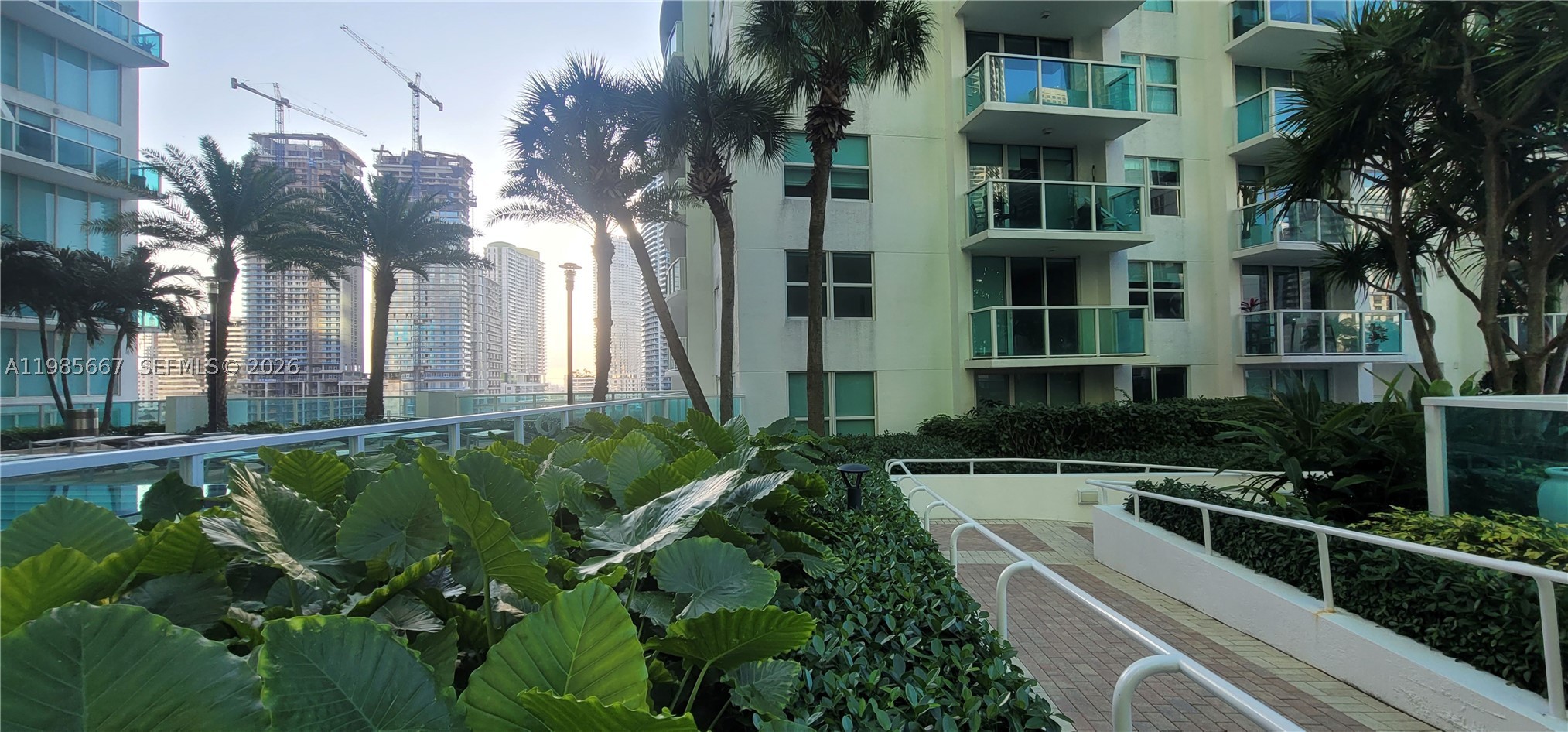 31 SE 5th St #1110, Miami FL 33131