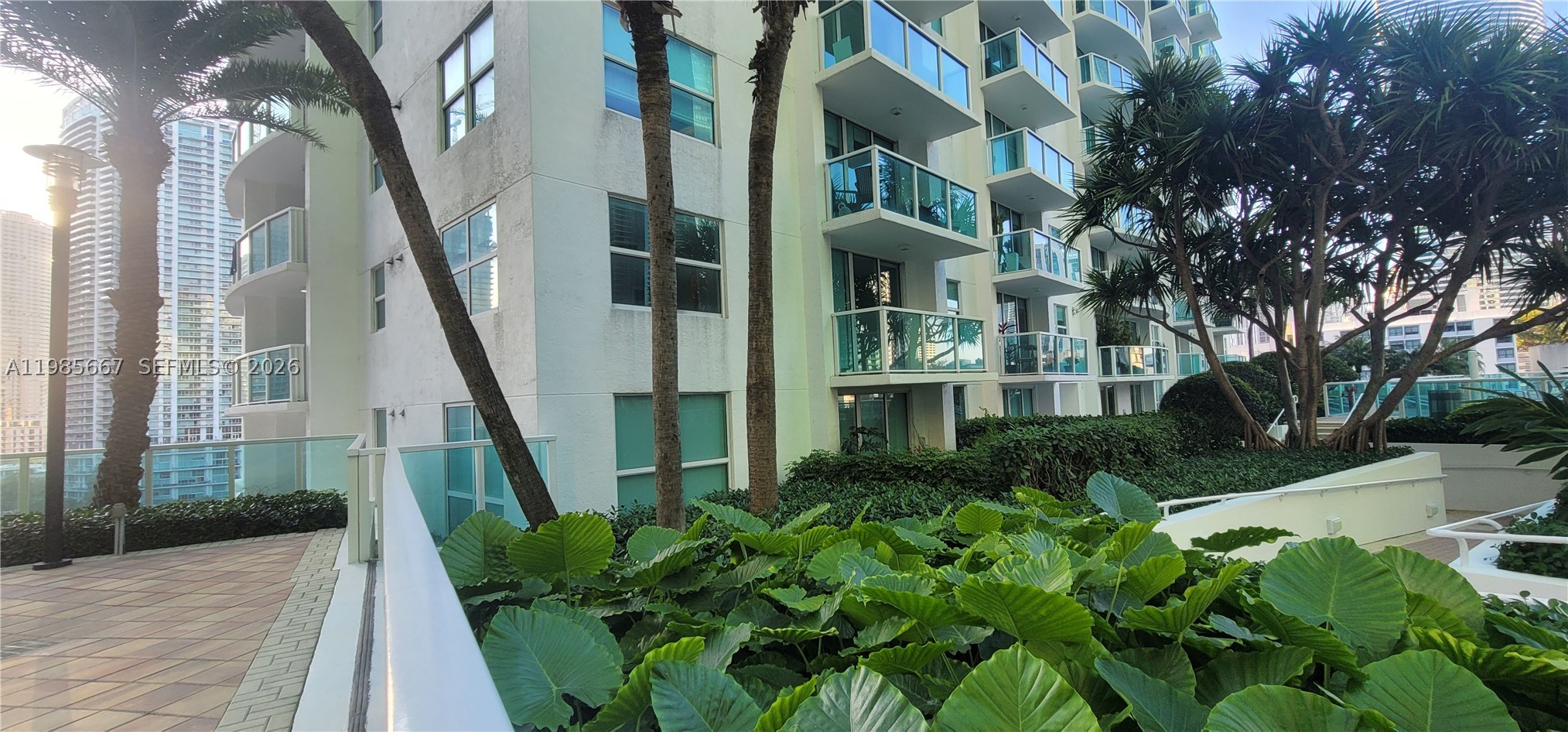 31 SE 5th St #1110, Miami FL 33131