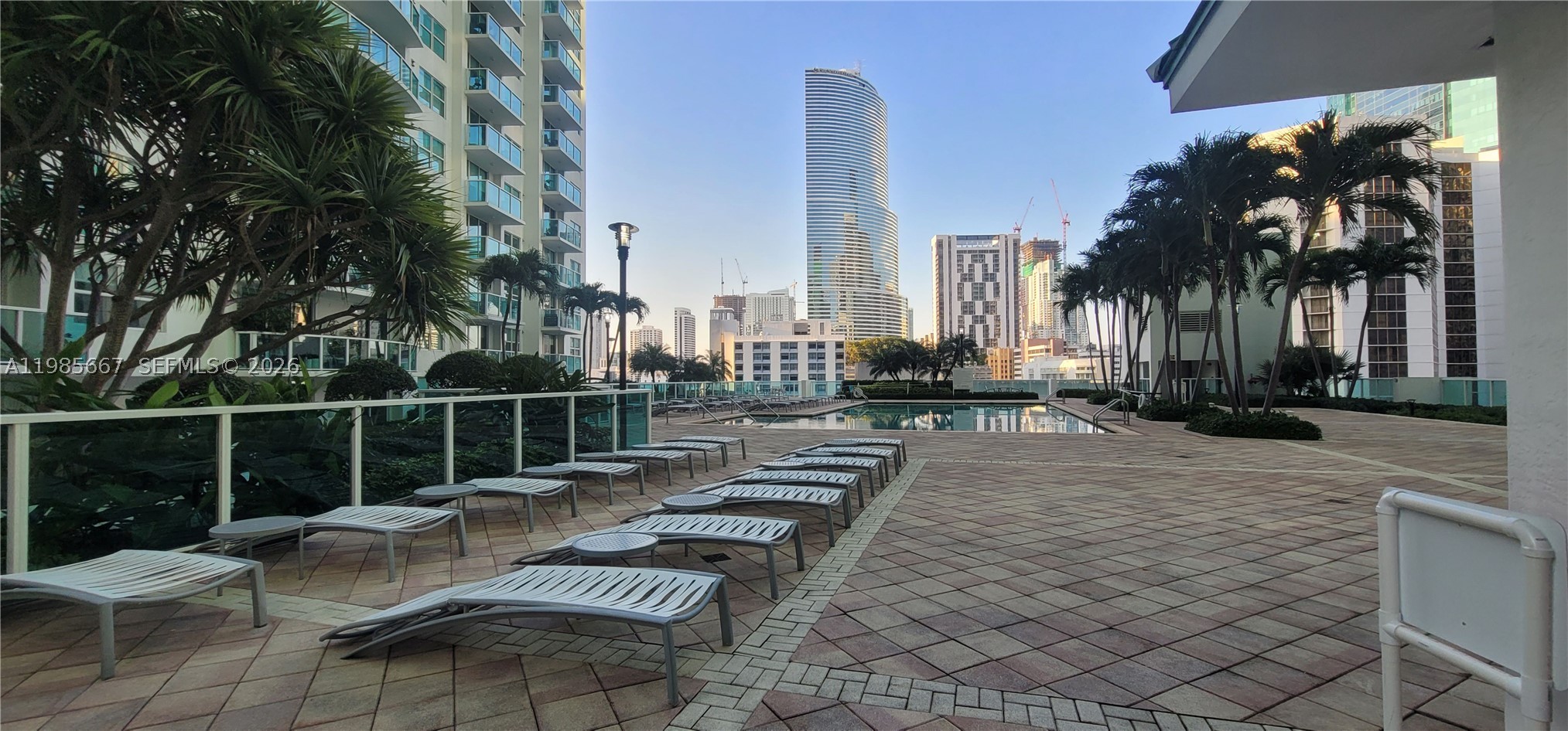 31 SE 5th St #1110, Miami FL 33131