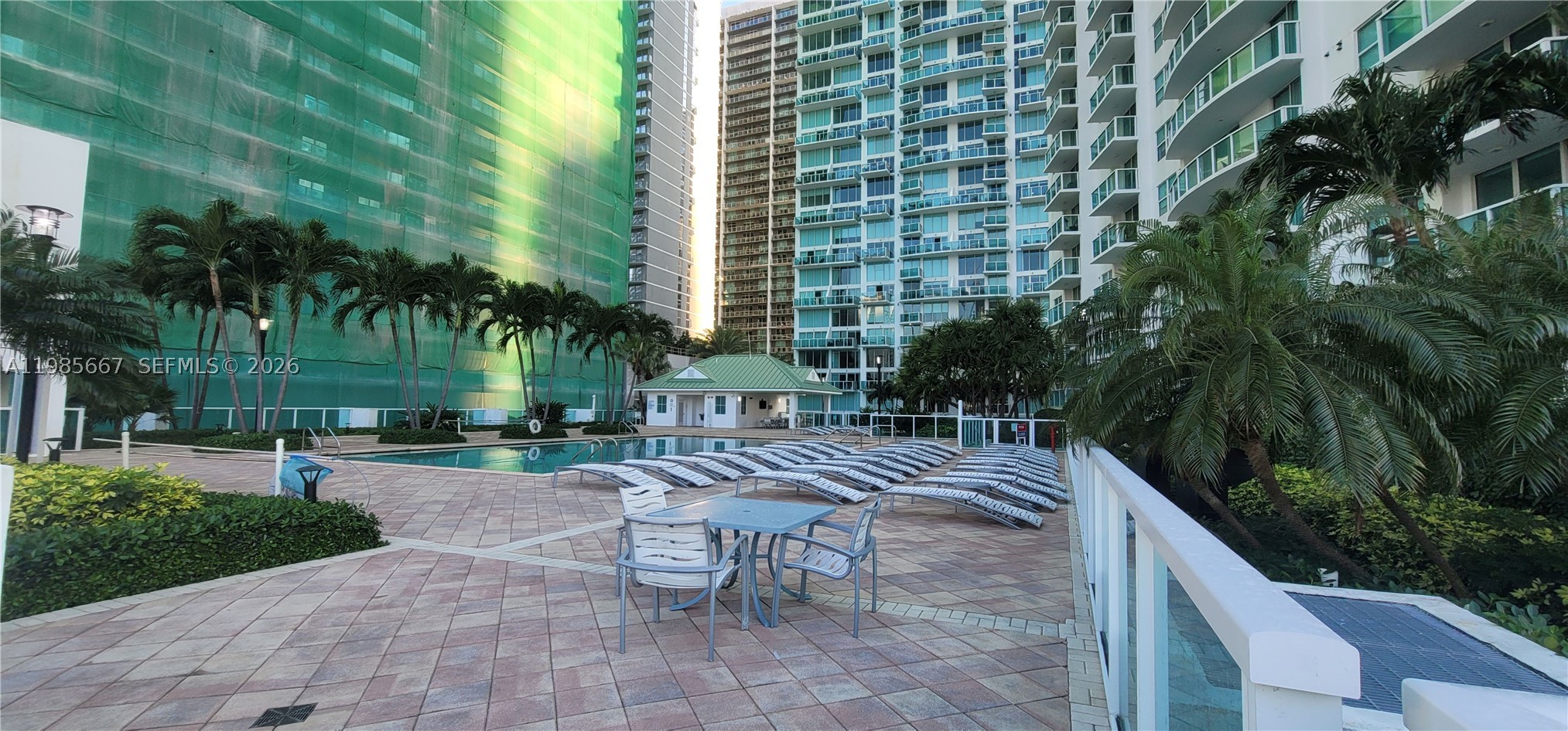 31 SE 5th St #1110, Miami FL 33131