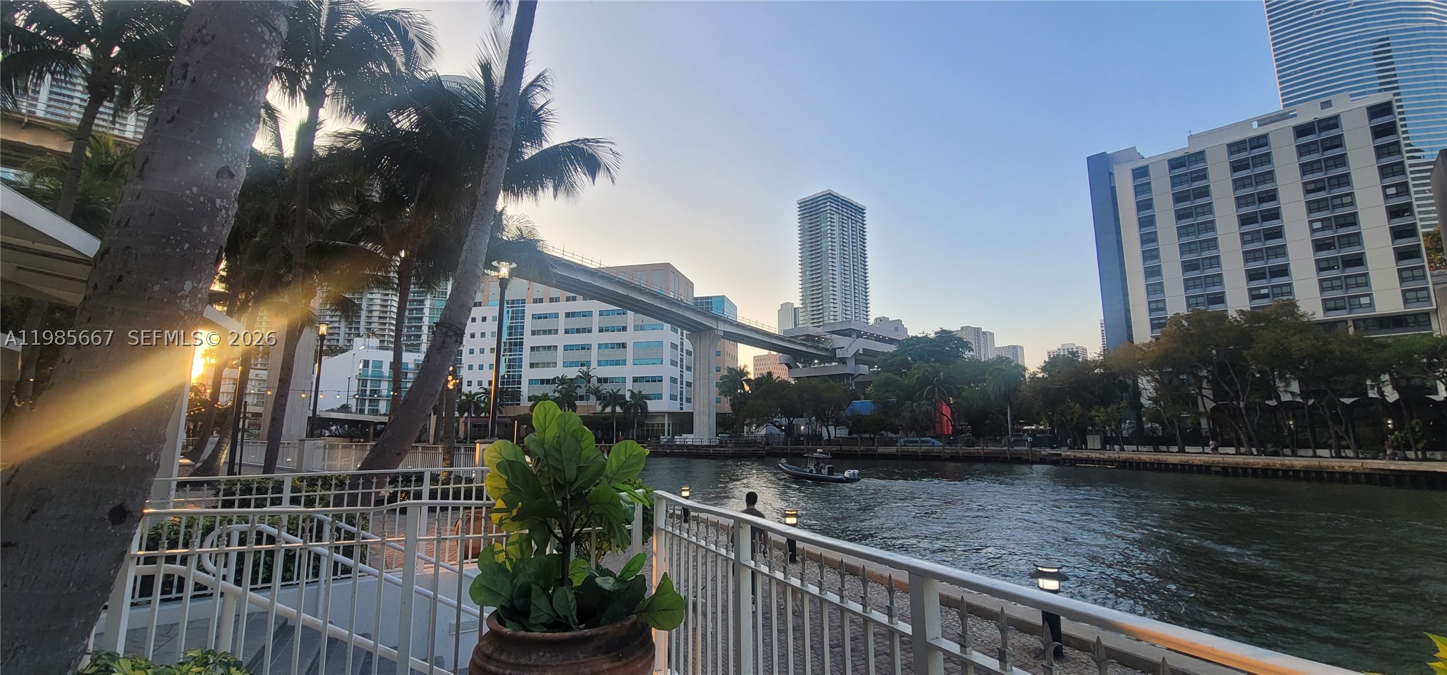 31 SE 5th St #1110, Miami FL 33131