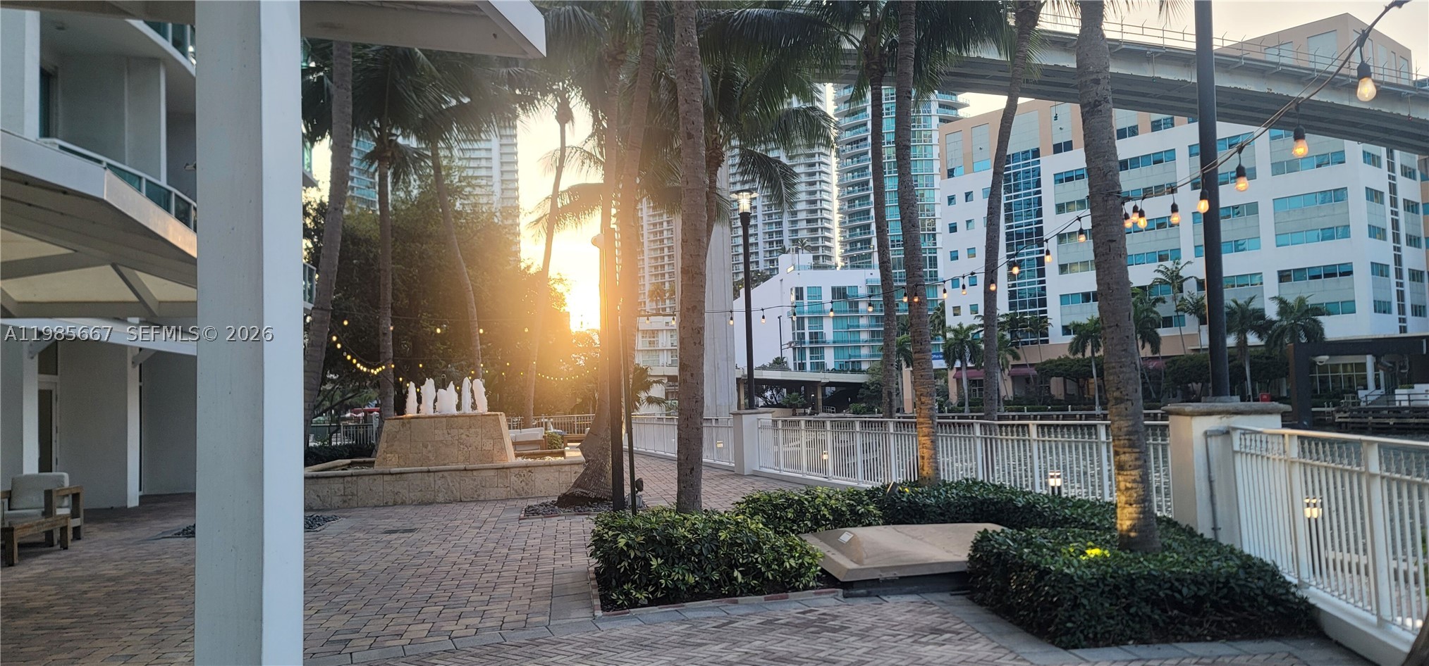 31 SE 5th St #1110, Miami FL 33131
