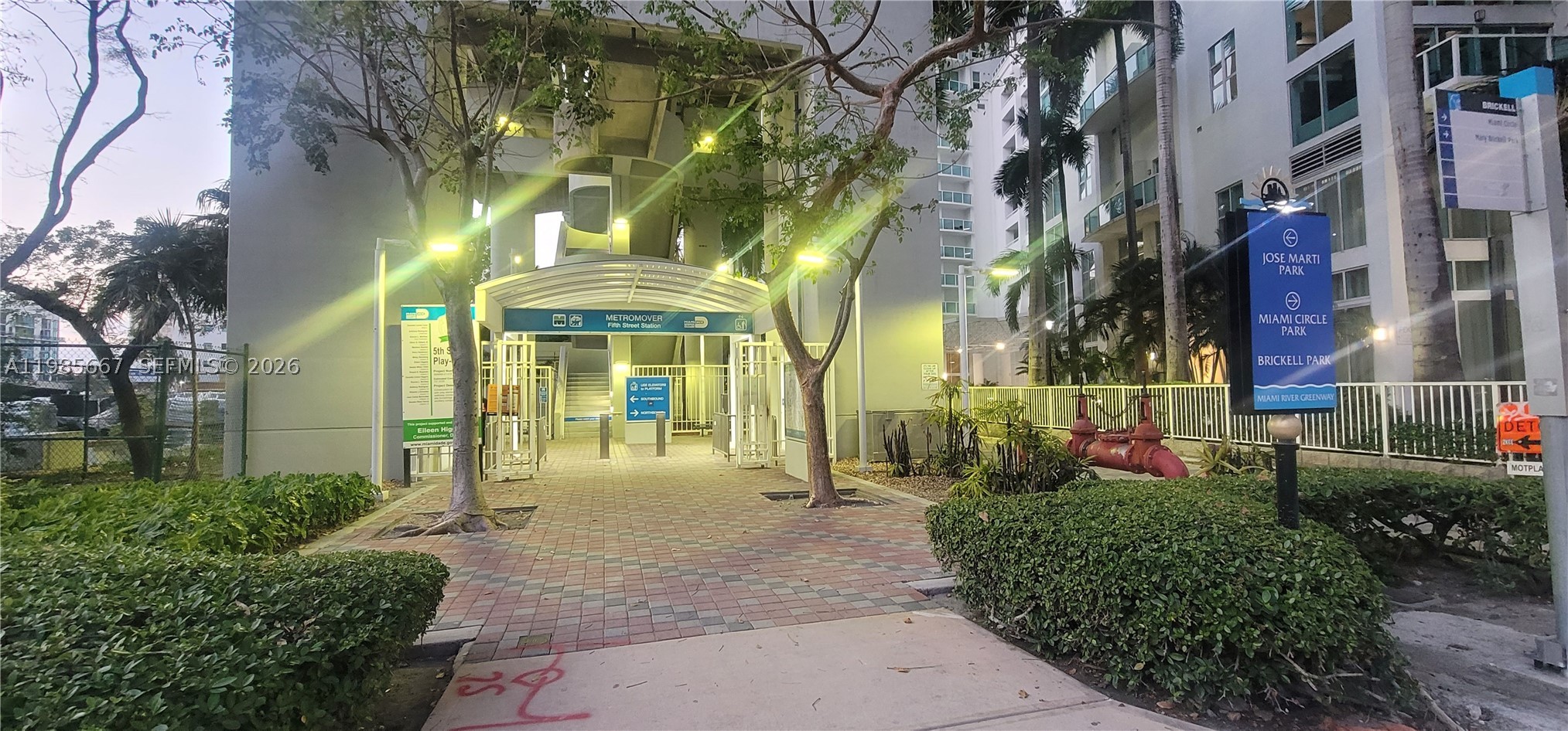 31 SE 5th St #1110, Miami FL 33131