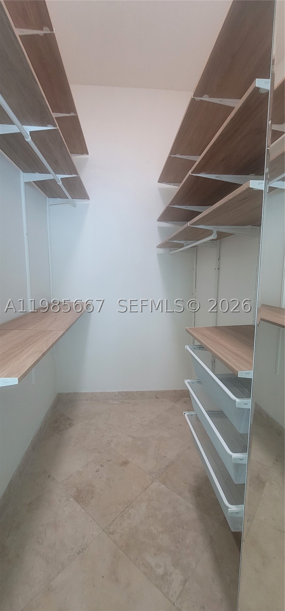 31 SE 5th St #1110, Miami FL 33131