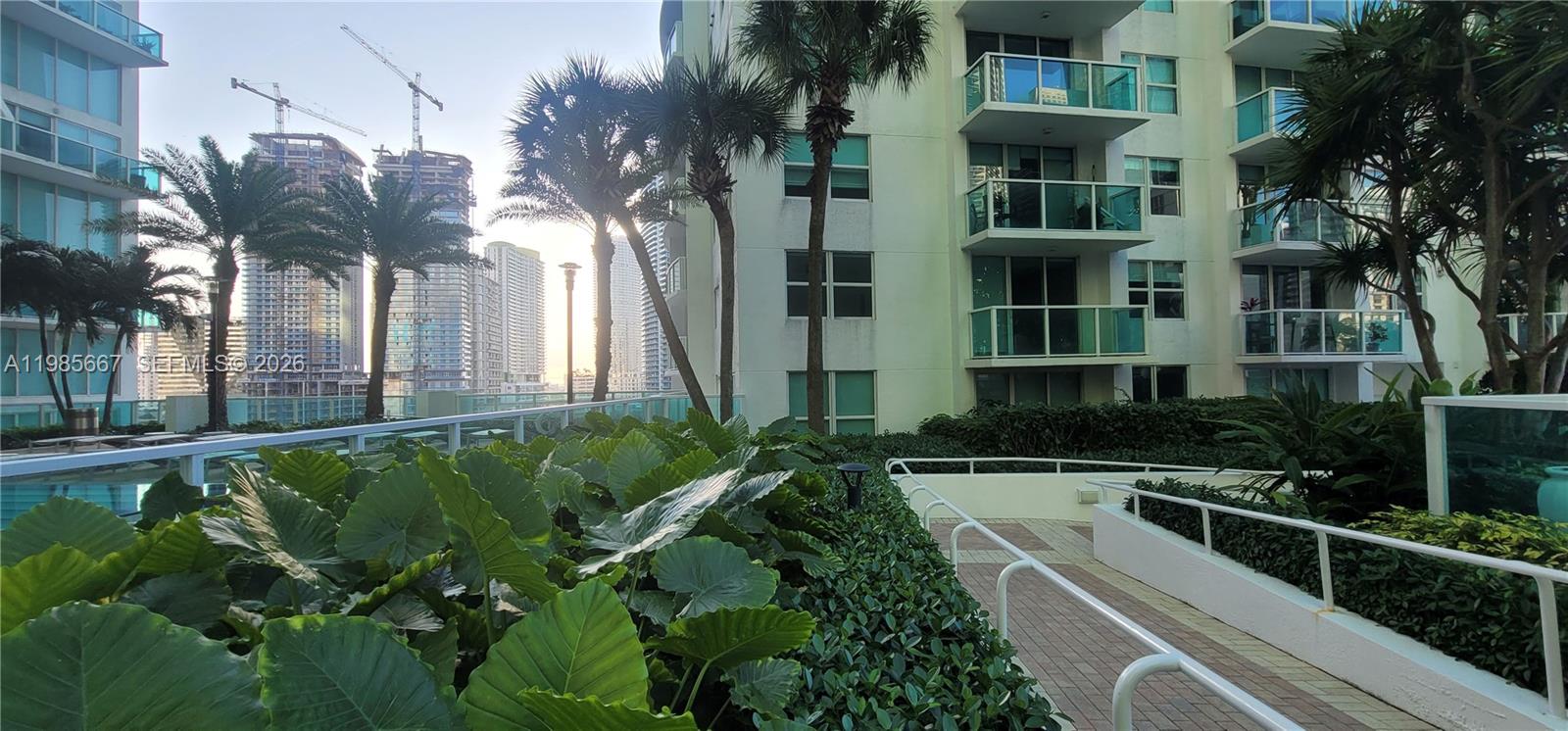 31 SE 5th St #1110, Miami FL 33131