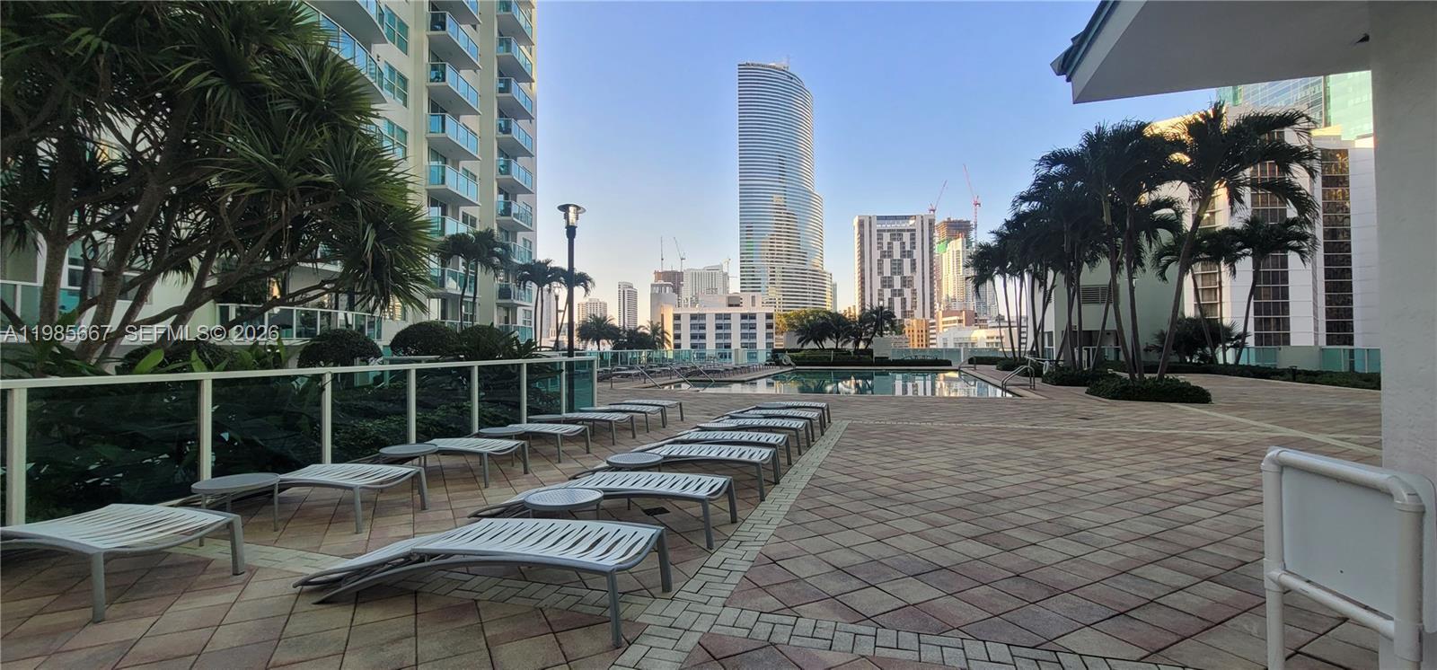 31 SE 5th St #1110, Miami FL 33131