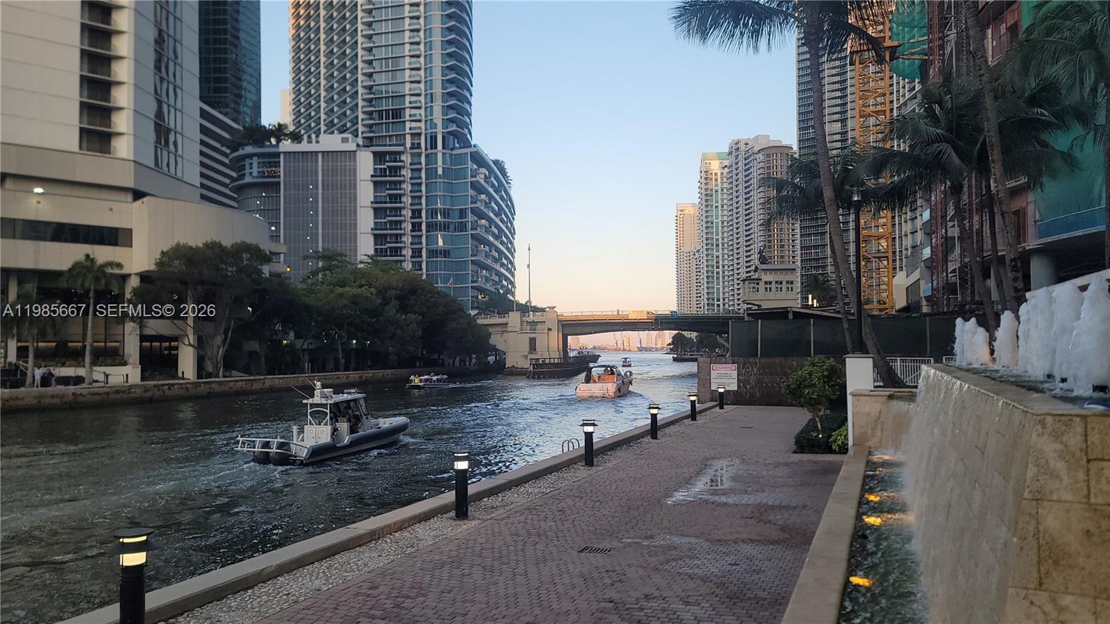 31 SE 5th St #1110, Miami FL 33131