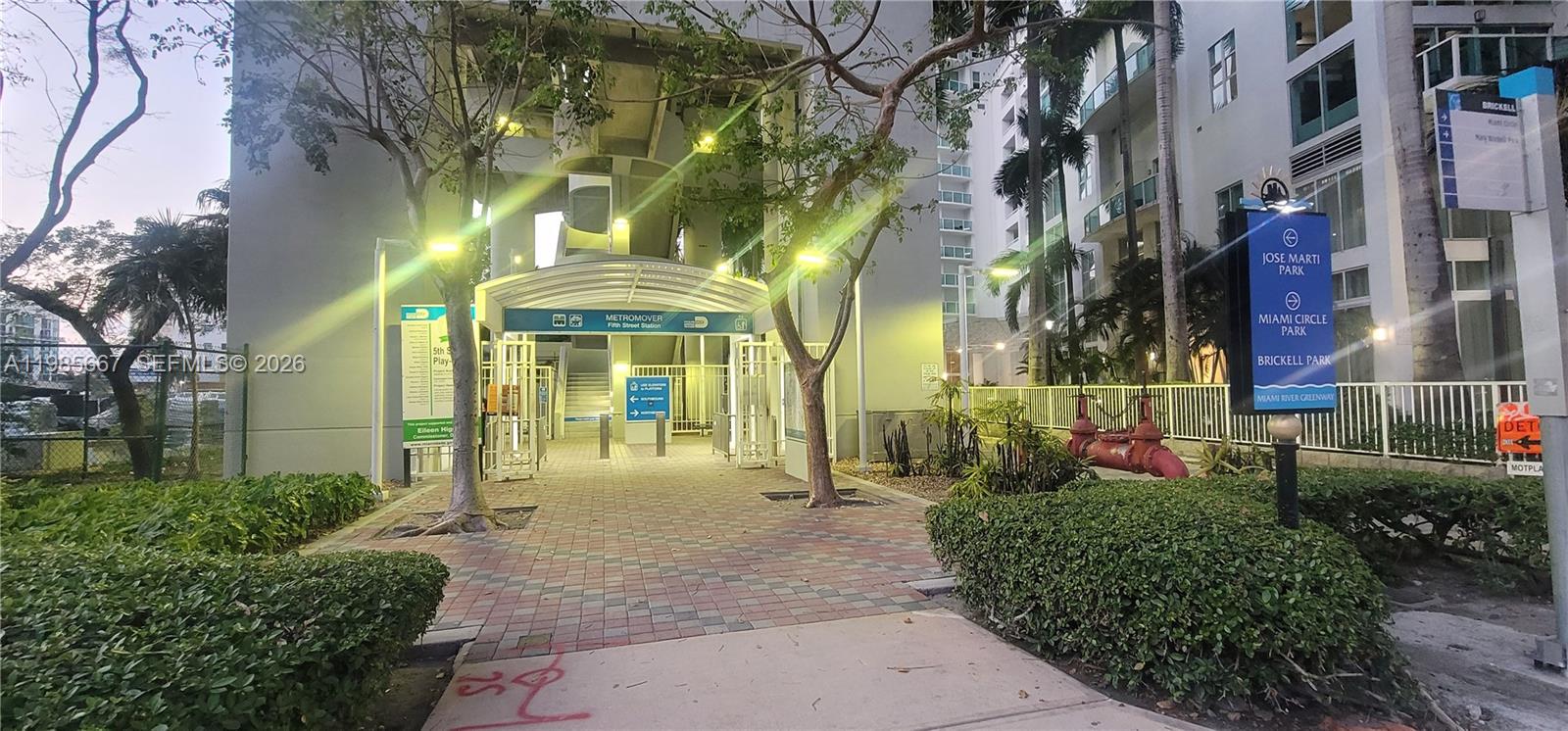 31 SE 5th St #1110, Miami FL 33131