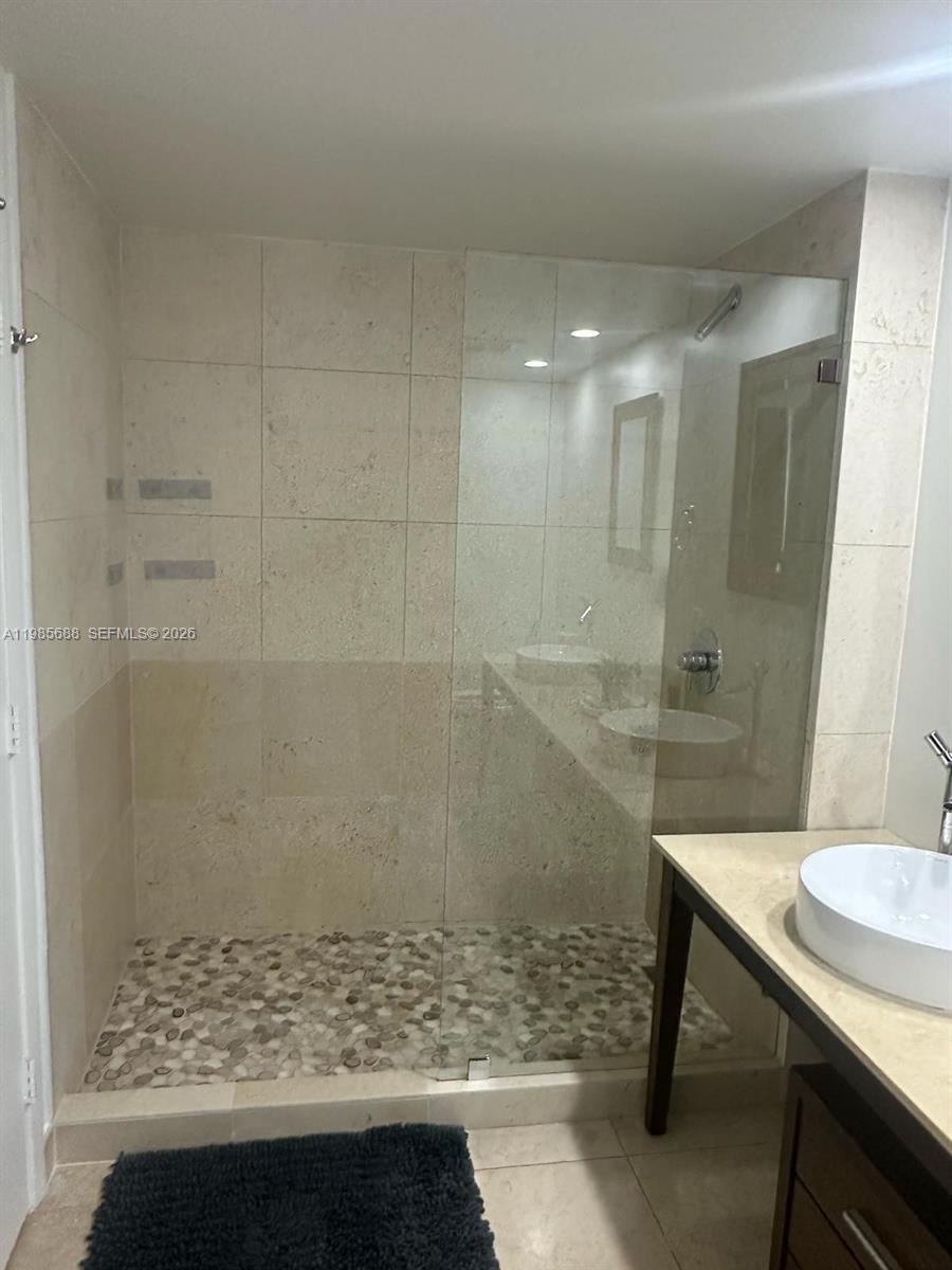 495 Brickell Ave #3809, Miami FL 33131
