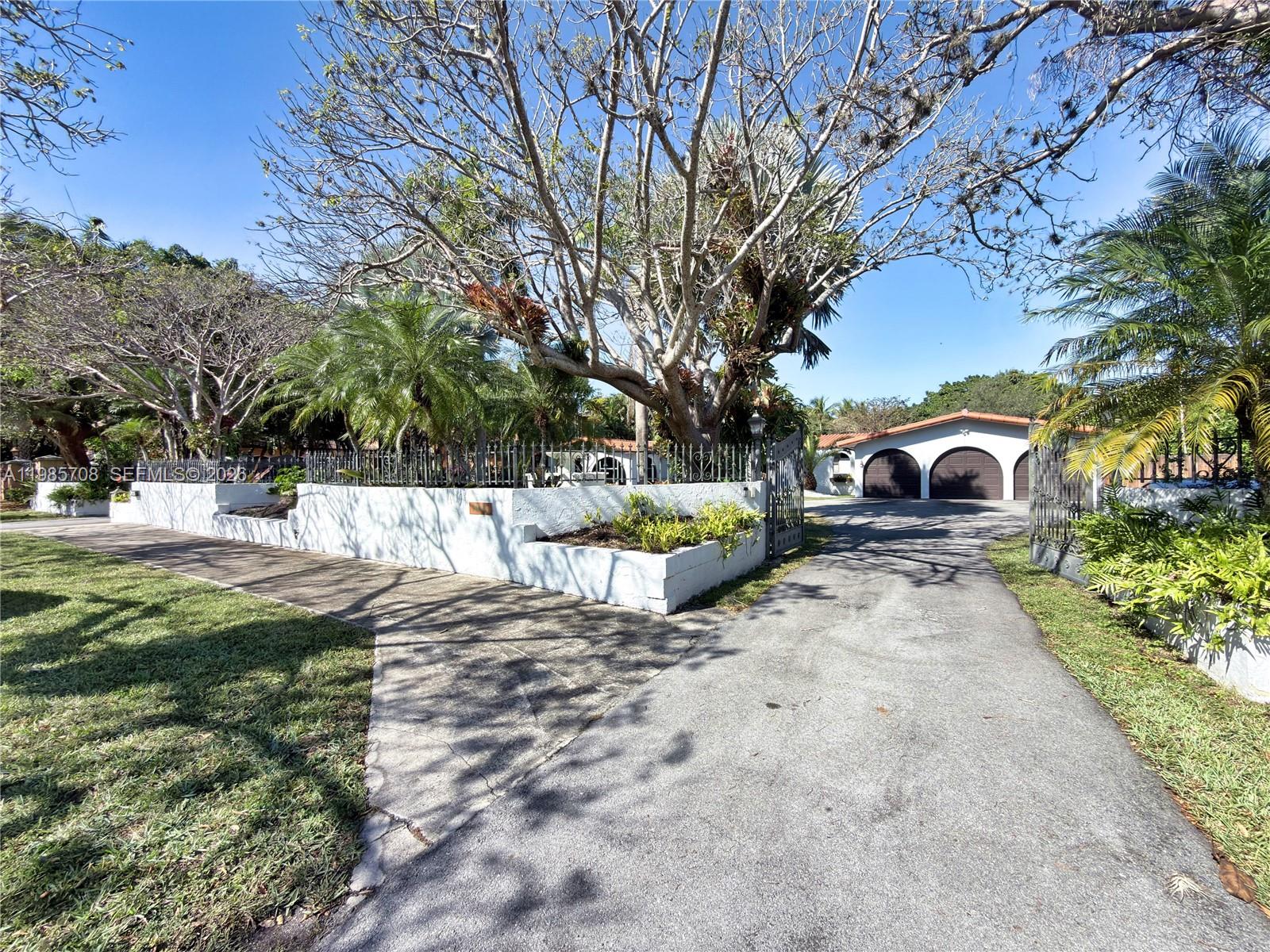 7925 SW 124th St, Pinecrest FL 33156