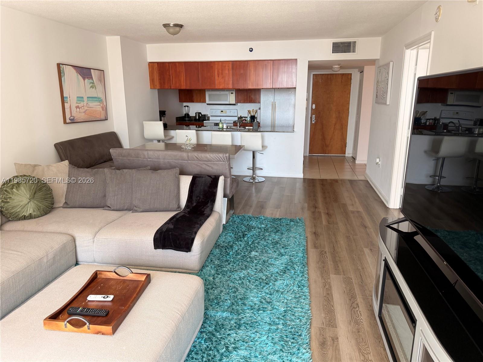 1200 Brickell Bay Dr #3621, Miami FL 33131