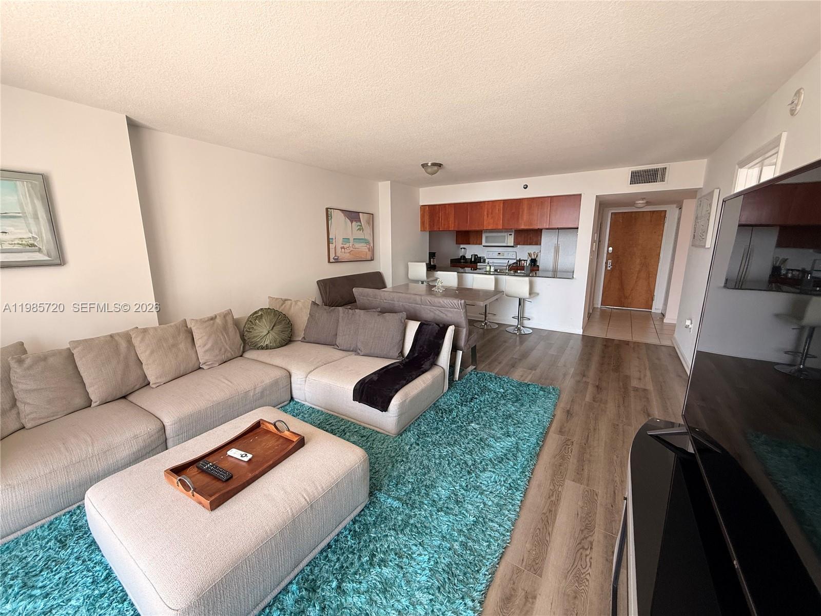 1200 Brickell Bay Dr #3621, Miami FL 33131