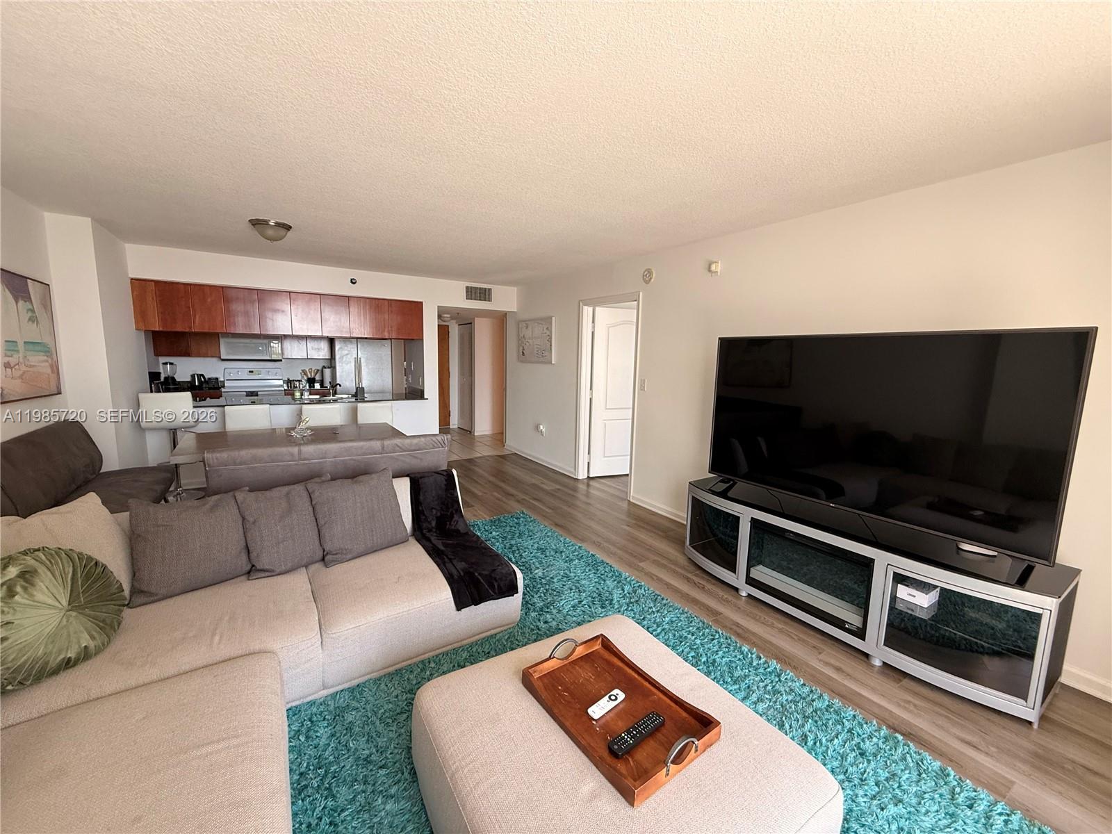1200 Brickell Bay Dr #3621, Miami FL 33131