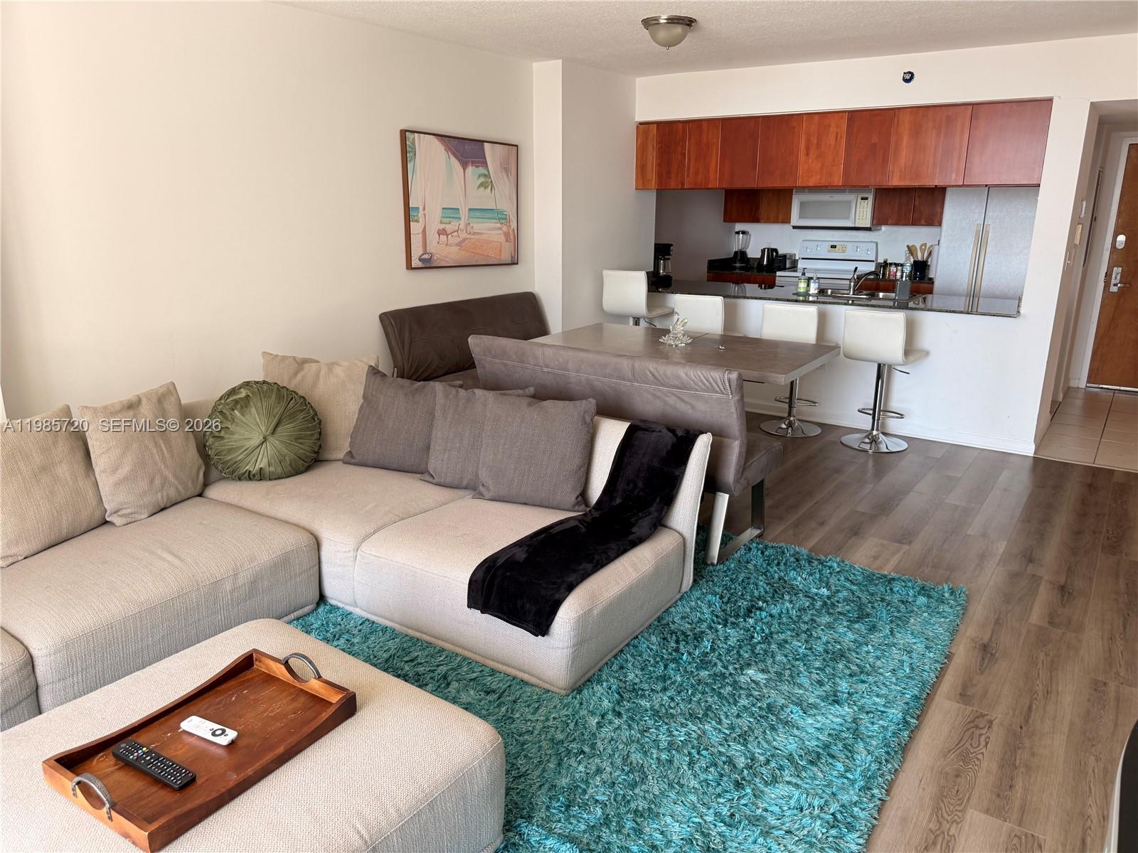 1200 Brickell Bay Dr #3621, Miami FL 33131