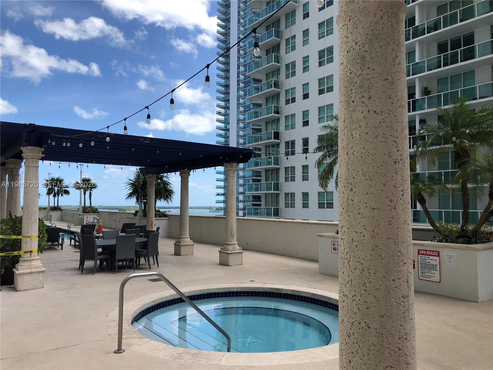 1200 Brickell Bay Dr #3621, Miami FL 33131