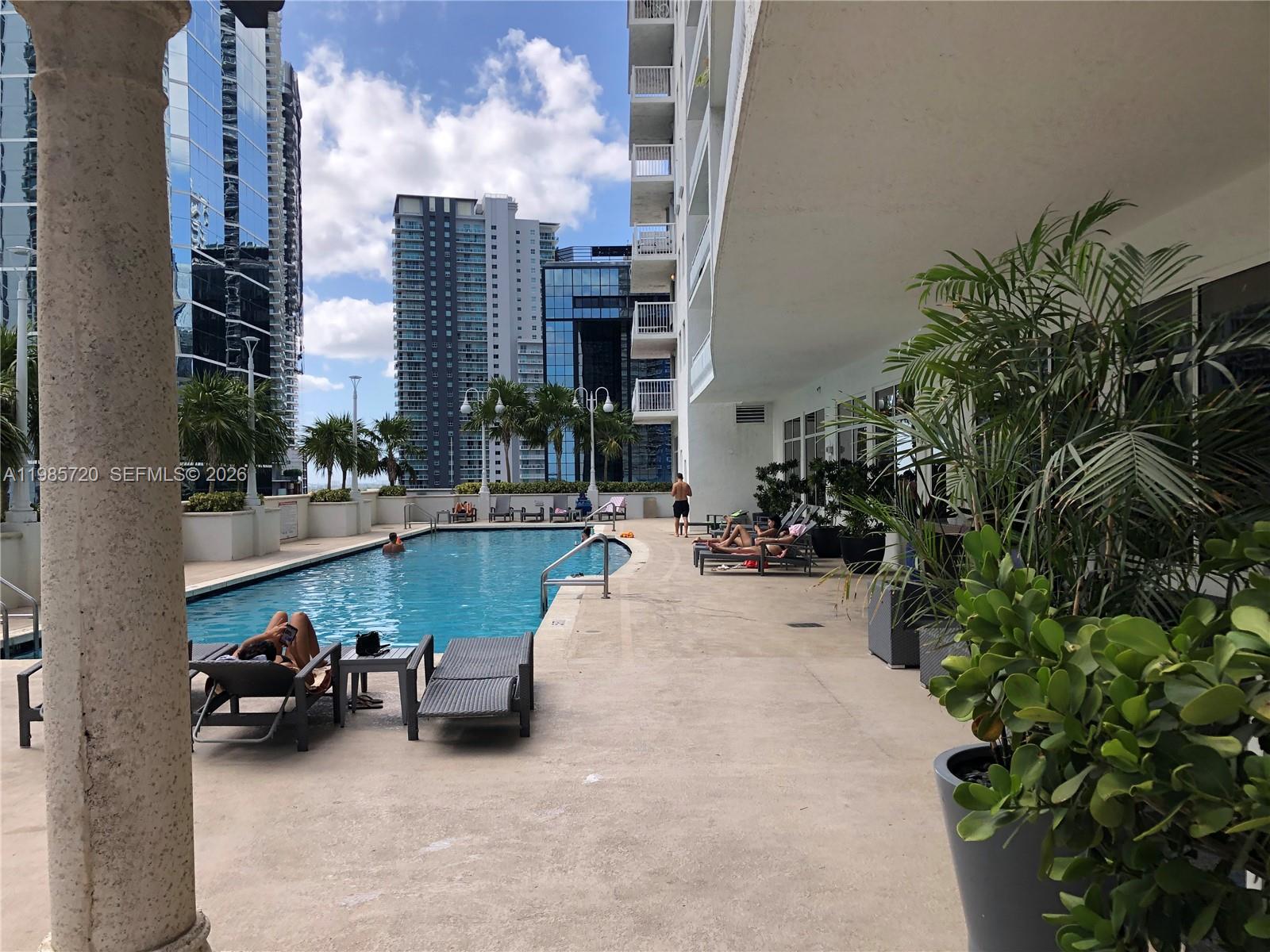 1200 Brickell Bay Dr #3621, Miami FL 33131