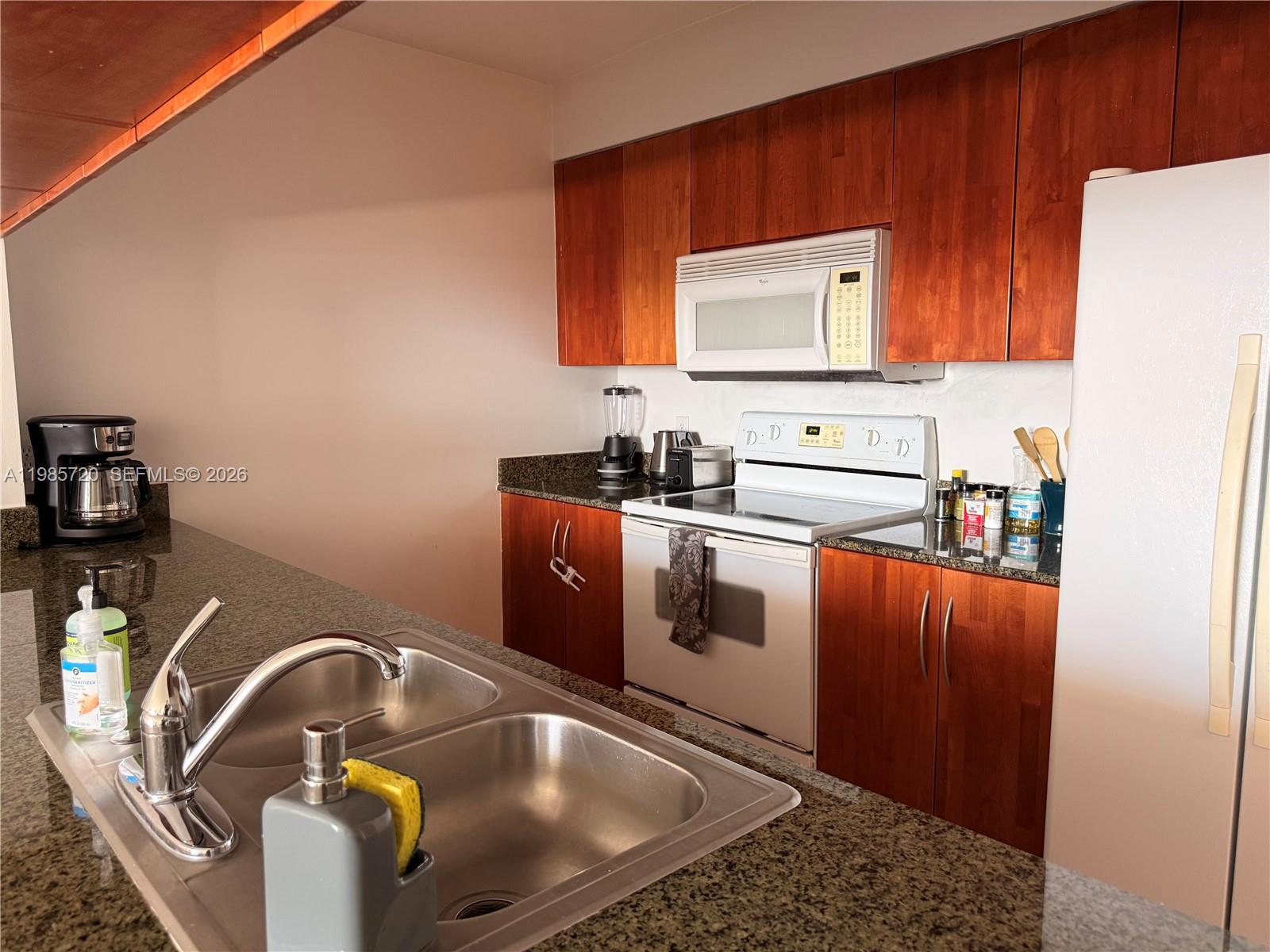 1200 Brickell Bay Dr #3621, Miami FL 33131