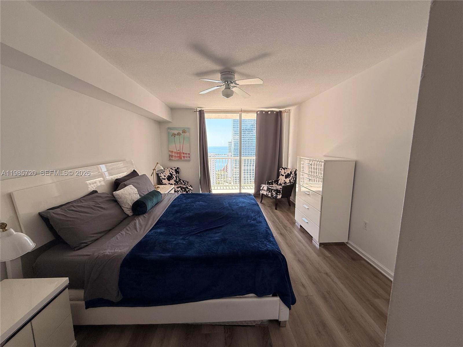 1200 Brickell Bay Dr #3621, Miami FL 33131