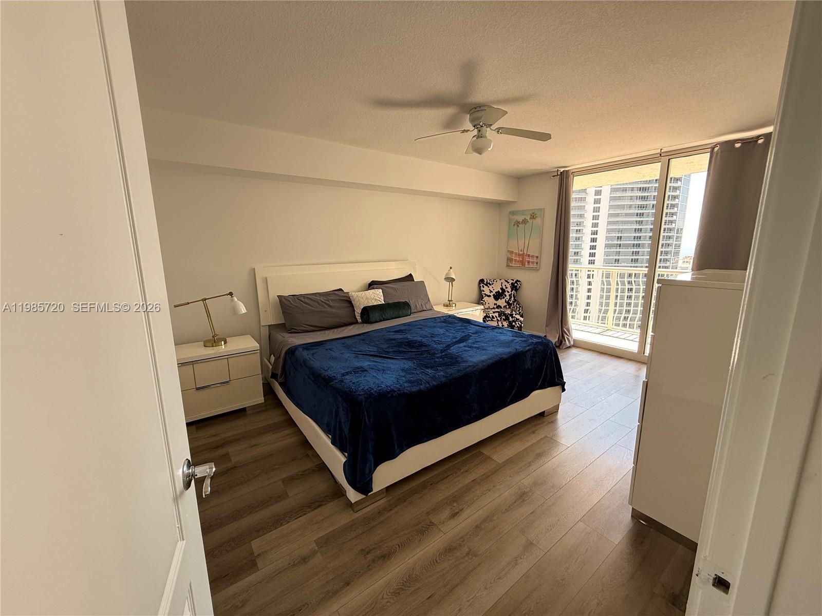 1200 Brickell Bay Dr #3621, Miami FL 33131