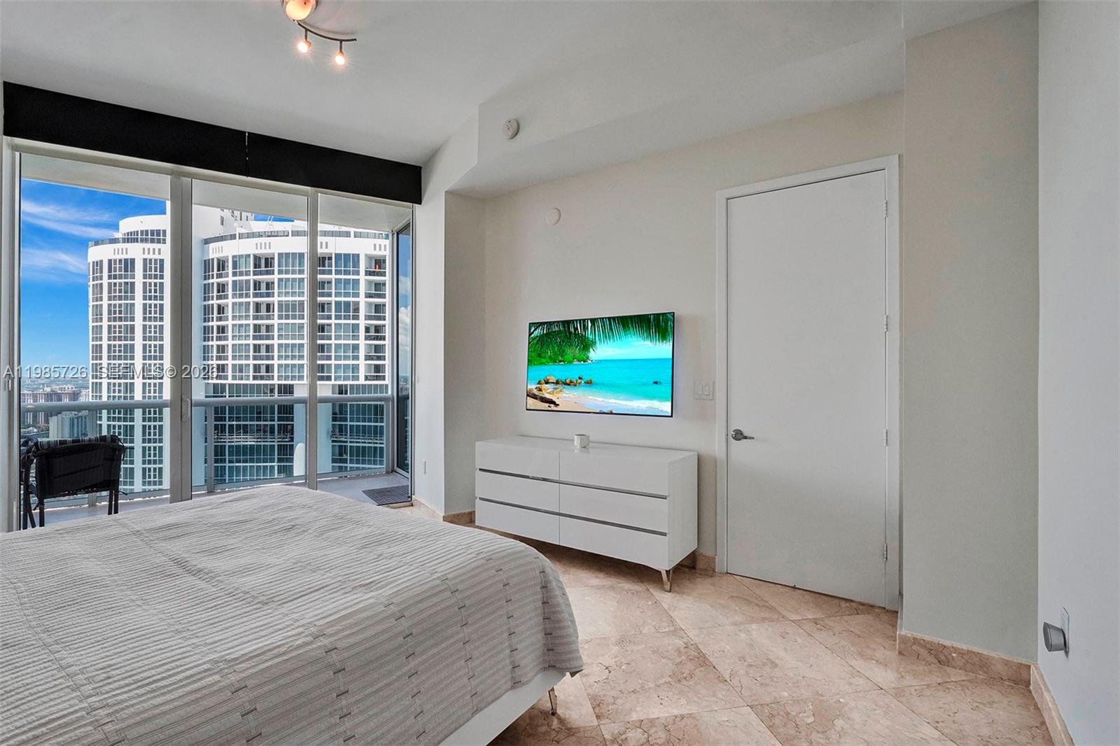 18101 Collins Ave #5108, Sunny Isles Beach FL 33160