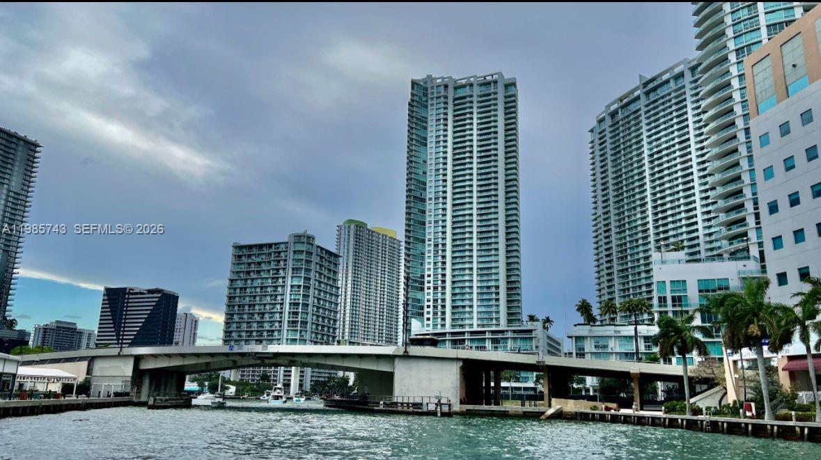 92 SW 3rd St #2510, Miami FL 33130