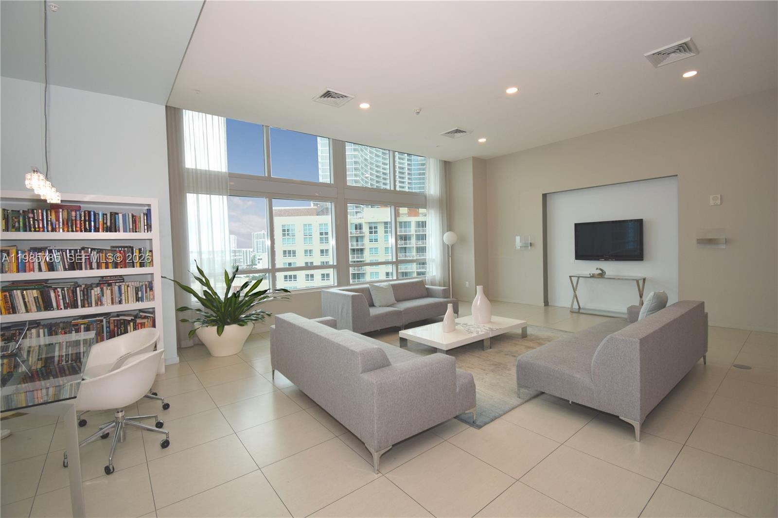 1900 N Bayshore Dr #2804, Miami FL 33132