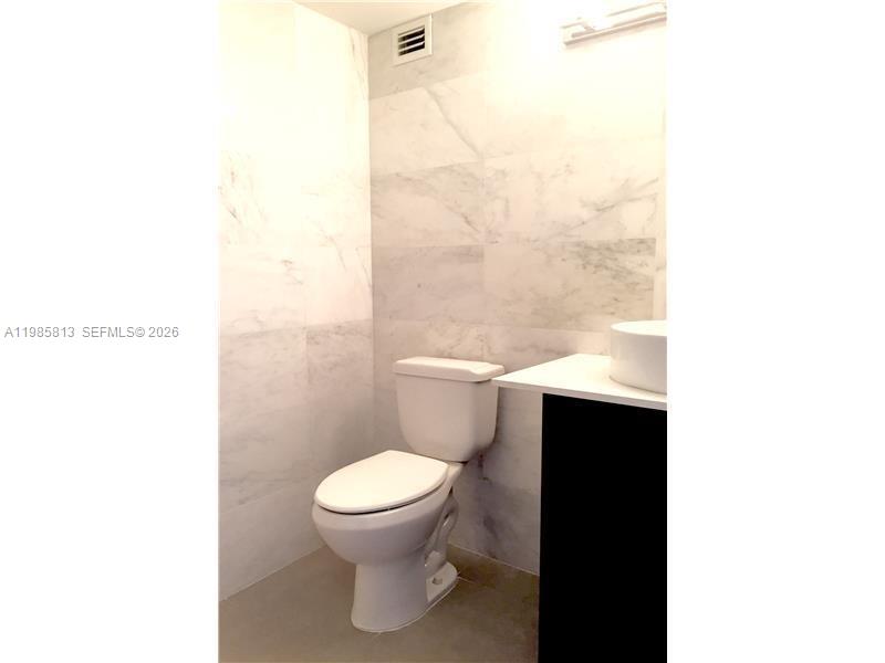 1901 Brickell Ave #B1804, Miami FL 33129