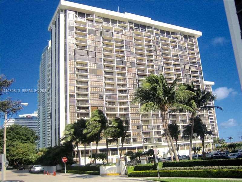 1901 Brickell Ave #B1804, Miami FL 33129