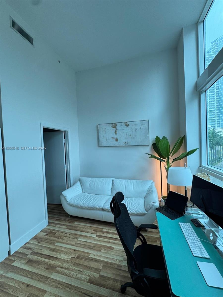 1900 N Bayshore Dr #606, Miami FL 33132
