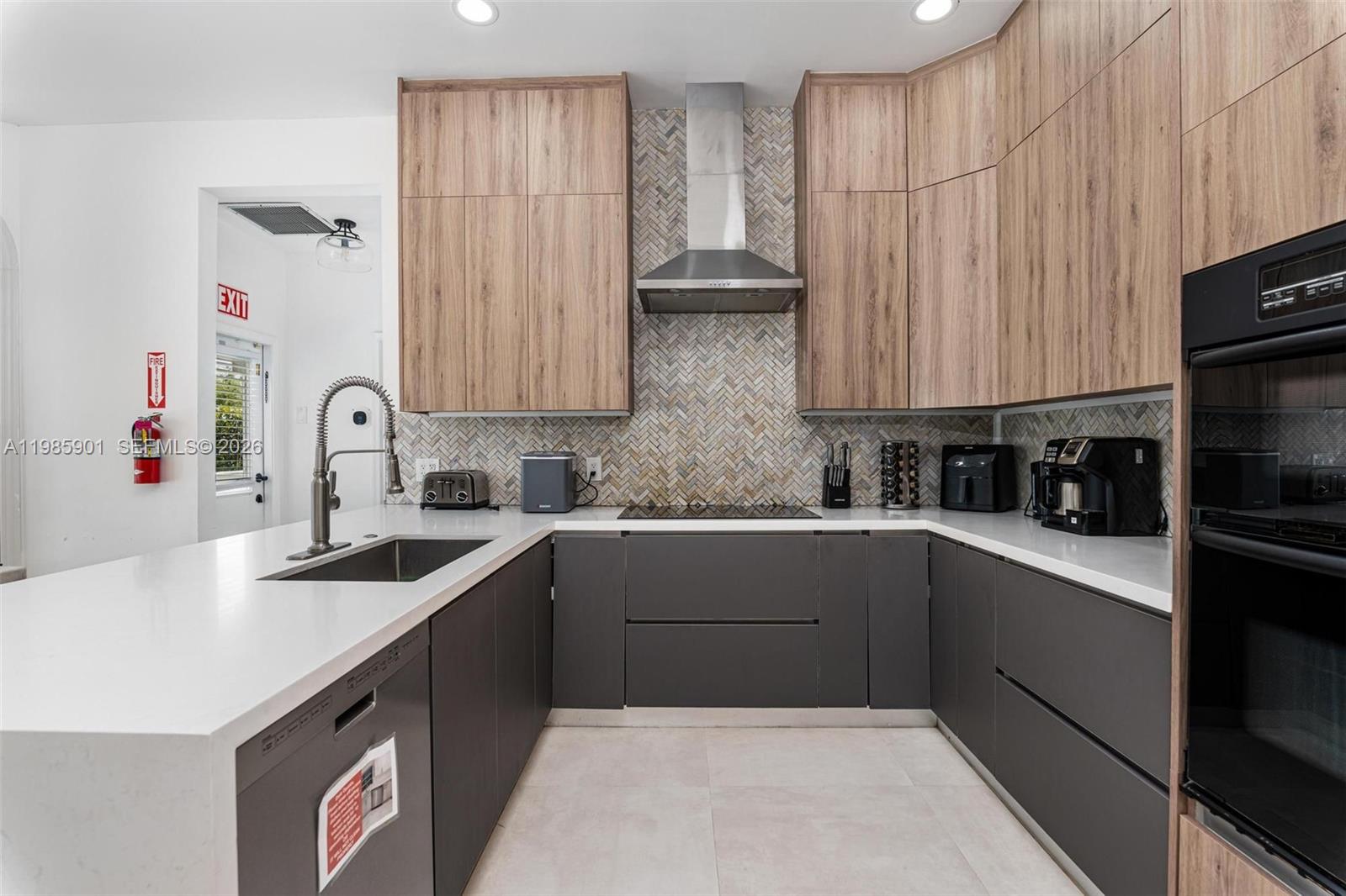 5100 NW 76th Pl, Fort Lauderdale FL 33073